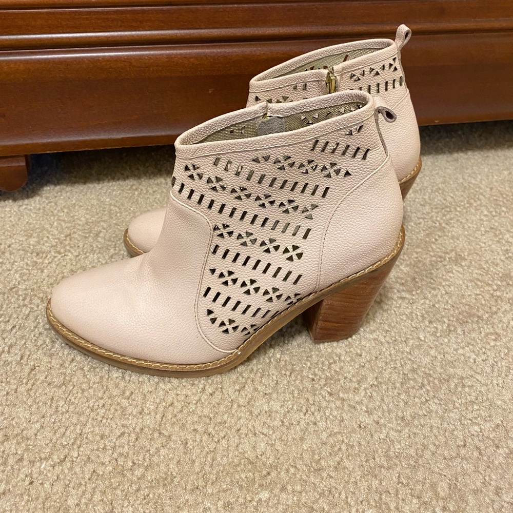 Handcrafted leather booties with heel